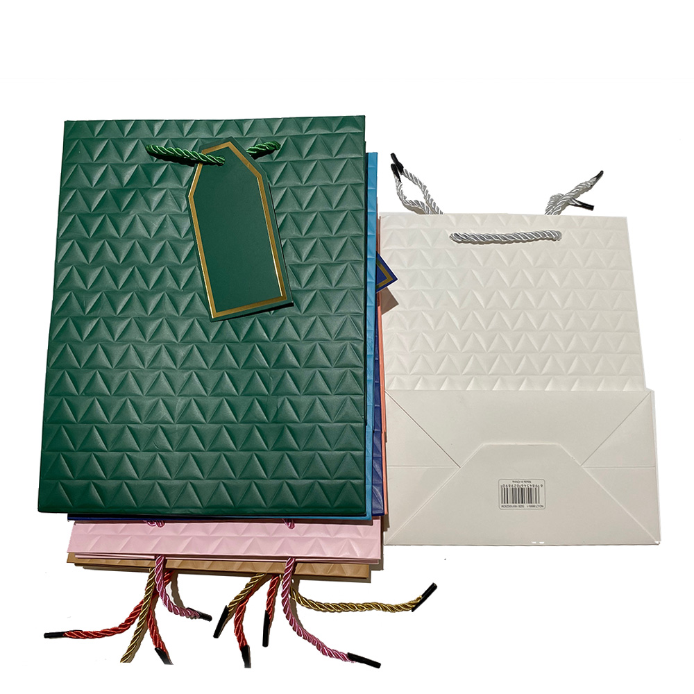 Luxury Retail Packaging Paper Bags with Reinforced Handles: Custom Logo Printed Bags for Boutique Gifting Holder